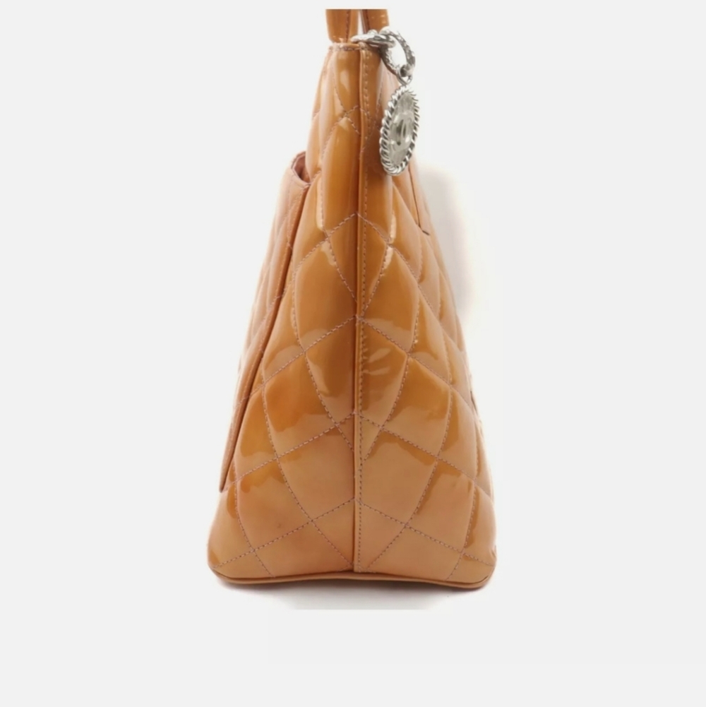 CHANEL Orange Patent Medallion Tote - Picture 3 of 10